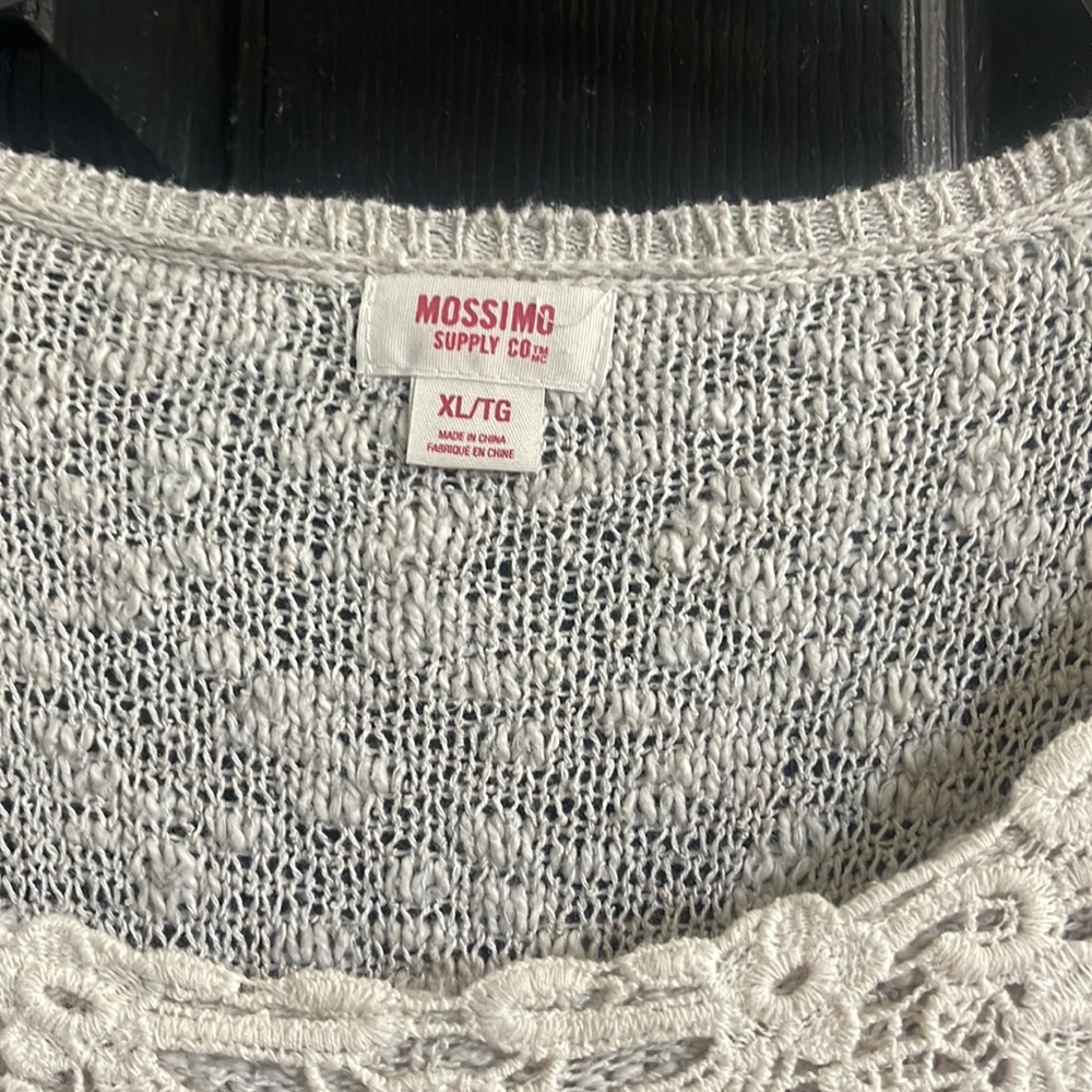Mossimo sweater - Picture 2 of 3
